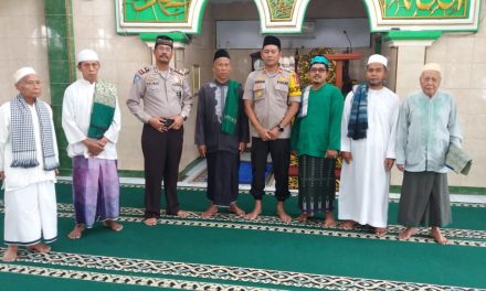 POLISI CINTA MASJID  KAPOLSEK KARAWACI DAN KANIT LANTAS SERTA BINAMAS CIMONE JAYA  MELAKSANAKAN SHOLAT JUM’AT  DI MASJID JAMI AT-TAUFIQ