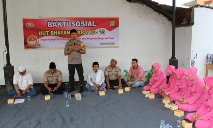 BAKTI SOSIAL DALAM RANGKA HUT BHAYANGKARA KE-73 POLSEK TELUKNAGA