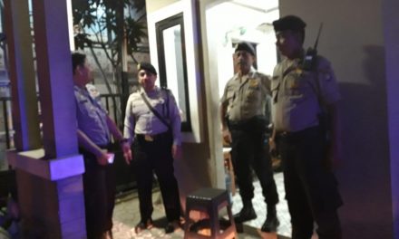 Antisipasi Kejahatan Malam Hari Unit Samapta Polsek Cipondoh Patroli ke Perumahan