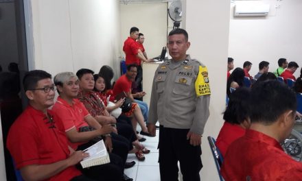 BHABINKAMTIBMAS KEL KOANG JAYA AIPTU B.MARYANTO PANTAU GIAT KEBAKTIAN DI GEREJA GBI.C  GUNA ANTISIPASI GUANKAMTIBMAS