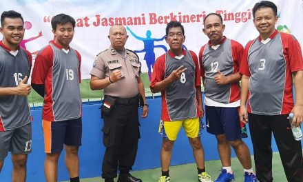 BHABINKAMTIBMAS  POLSEK KARAWACI  MENGHADIRI GIAT OLAH RAGA BERSAMA SEKOLAHAN SMA PERKUMPULAN STRADA