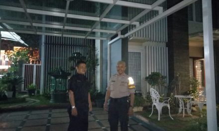 Berikan Rasa Aman Kepada Warganya Yang Sedang Mudik, Binamas Polsek Cipondoh Patroli Rumsong