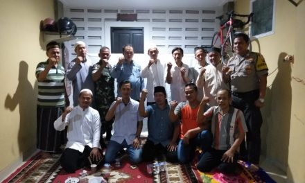 Bhabinkamtibmas Polsek Cipondoh Bersama Tiga Pilar Menghimbau Warga Untuk Tidak Berbuat Anarkis