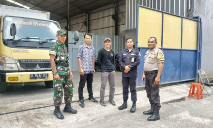 Bhabinkamtibmas Polsek Cipondoh Bersama Babinsa Kunjungi Tokoh Pemuda