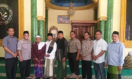 Jumling Polsek Neglasari di Masjid Annabawi Ciptakan Suasana Sejuk