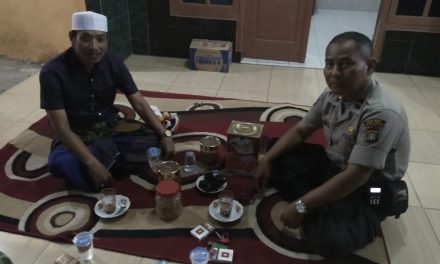 Ipda Ismail rangkul tokoh Masyarakat bekerjasama dalam Harkamtibmas di lingkungan