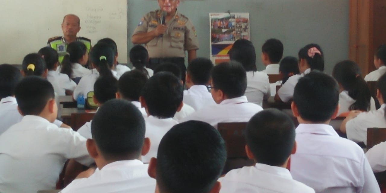 Kanit Binmas Polsek Neglasari berikan Penyuluhan Kepada Siswa Baru SMP Arya Metta