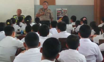 Kanit Binmas Polsek Neglasari berikan Penyuluhan Kepada Siswa Baru SMP Arya Metta