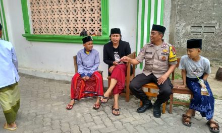 Binmas Polsek Neglasari Jalin kedekatan dengan Masyarakat Pesantren