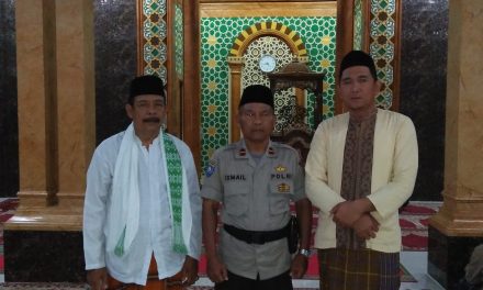 Tingkatkan Harmonisasi Polisi dengan Masyarakat dengan Ibadah berjamaah