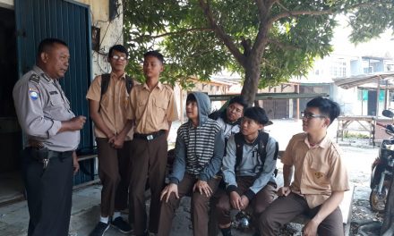 SMA Gapura Tujuan Polkiss Bhabinkamtibmas Ds. Kosambi Timur