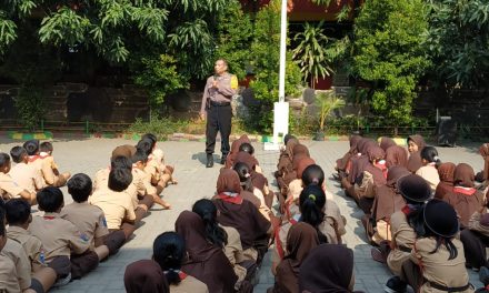 BHABINKAMTIBMAS KEL KOANG JAYA KARAWACI MEMBERIKAN PENYULUHAN DI SDN 1 KEL KOANG JAYA