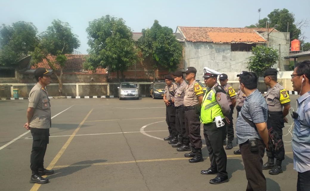 APEL PENGAMANAN KEBERANGKATAN SUPPORTER PERSIKOTA DAN PERSITA OLEH WAKA POLSEK KARAWACI