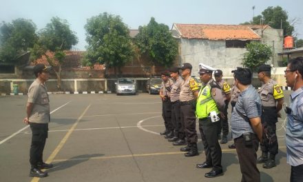 APEL PENGAMANAN KEBERANGKATAN SUPPORTER PERSIKOTA DAN PERSITA OLEH WAKA POLSEK KARAWACI