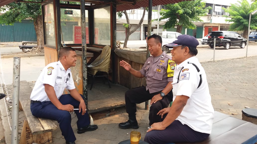 BHABINKAMTIBMAS CIMONE JAYA SAMBANG KE MALL PLAZA SHINTA  DAN MEMBERIKAN ARAHAN KPD SECURITY