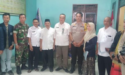 BHABINKAMTIBMAS GIAT SILATURAHMI SEKALIGUS PERKENALAN PEJABAT SEMENTARA KEPADA DESA CENGKLONG KECAMATAN KOSAMBI