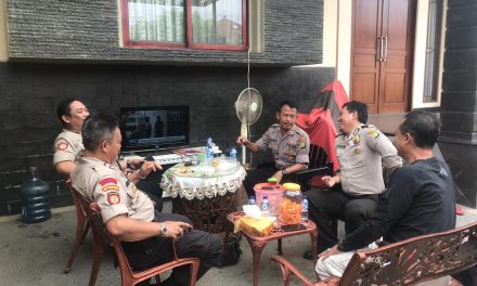 Anggota Patroli Polsek Cipondoh Kontrol Rumah Hakim MK