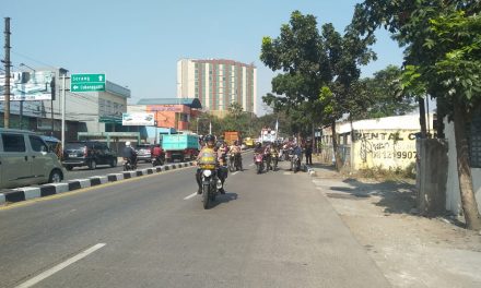 Puluhan Personil Polrestro Tangerang Kota dan Polsek Jatiuwung Kawal Keberangkatan Massa Buruh KSPSI