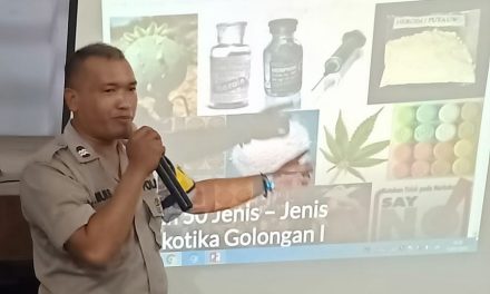 Bhabinkamtibmas Polsek Cipondoh Menjadi Pemateri Di Masa Pengenalan Lingkungan Sekolah