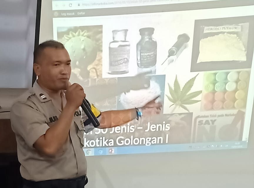 Bhabinkamtibmas Polsek Cipondoh Menjadi Pemateri Di Masa Pengenalan Lingkungan Sekolah