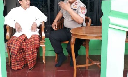 Kanit Binmas Polsek Cipondoh Sambangi Tokoh Agama