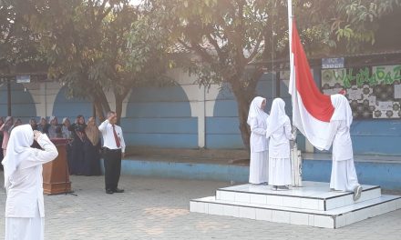 Kanit Intelkam Polsek Cipondoh Menjadi Pembina Upacara