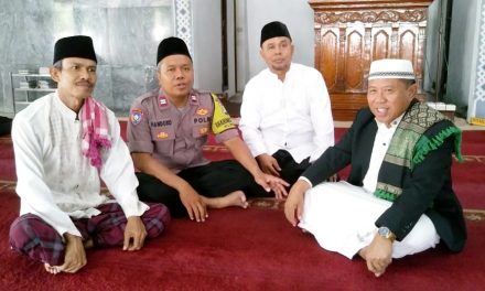 Polisi cinta masjid