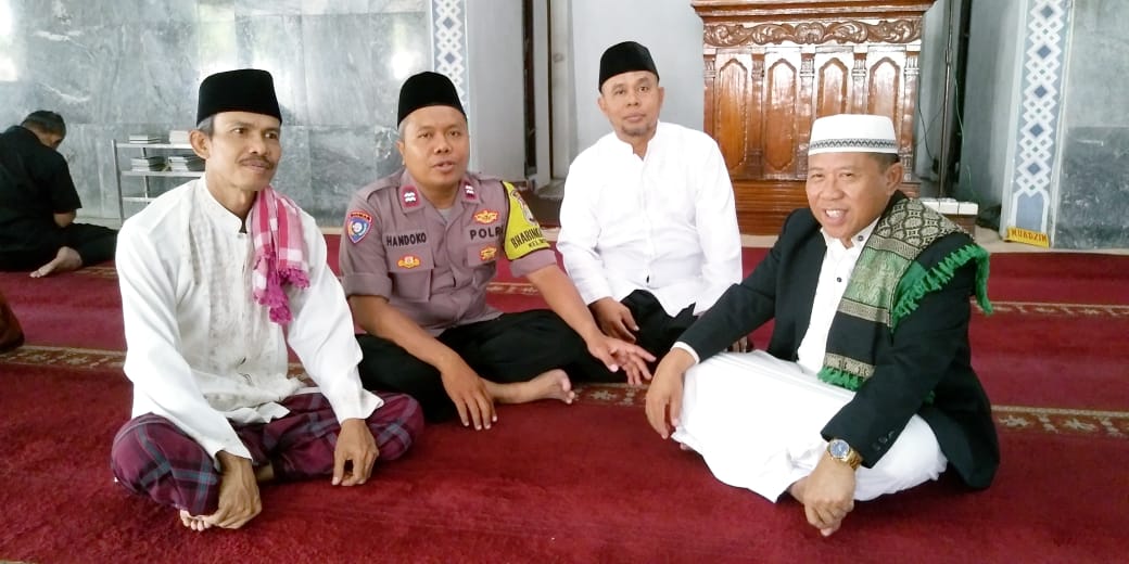 Polisi cinta masjid