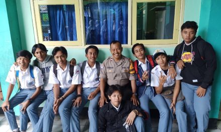 Bhabinkamtibmas Polsek Cipondoh Kunjungi Sekolah Cegah Tawuran Antar Pelajar