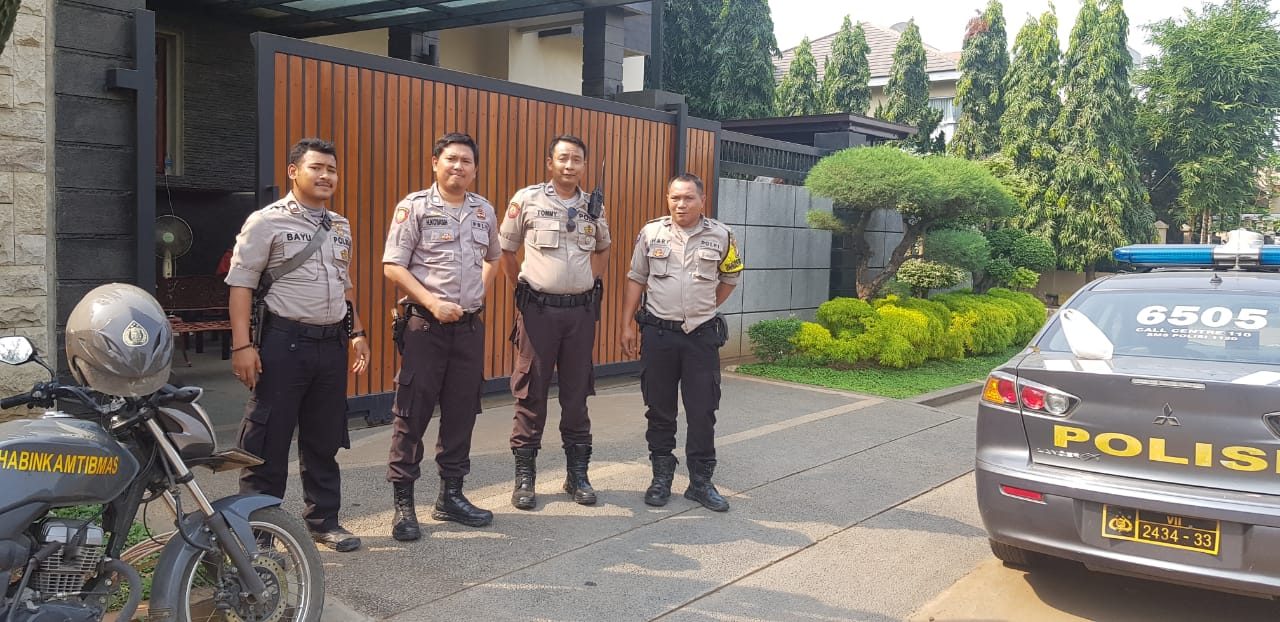 Patroli Biru Polsek Cipondoh Sasar Kediaman Hakim Mahkamah Konstitusi