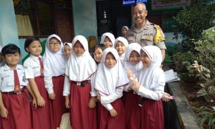 Kunjungi Sekolah Aiptu Sukarno Ingatkan Siswa Untuk Hati Hati Dalam Berteman