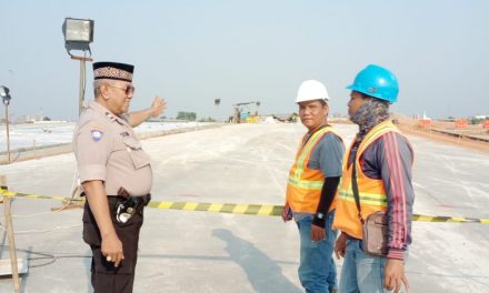 Aiptu Tatang Efendi Hasyim Pantau Pembangunan Jalan Tol