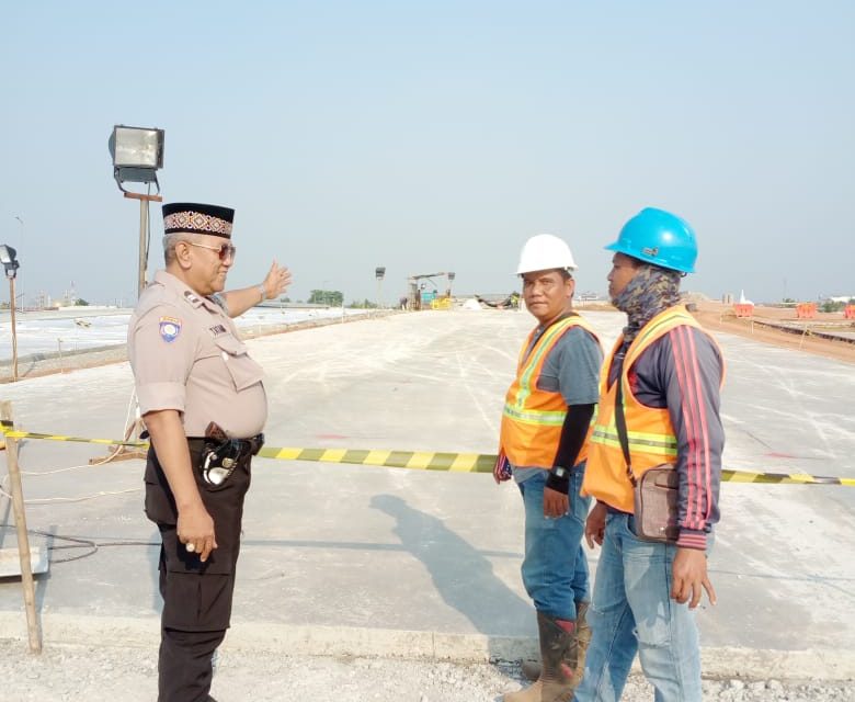 Aiptu Tatang Efendi Hasyim Pantau Pembangunan Jalan Tol