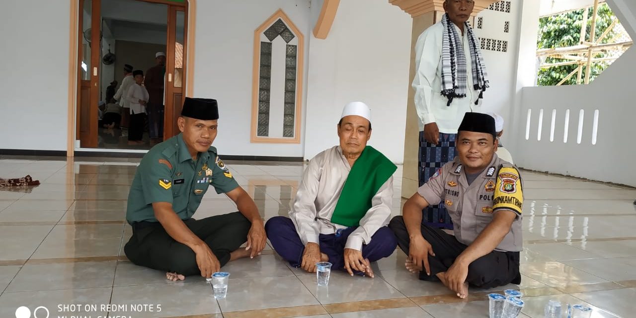 Sinergitas Bhabinkamtibmas Polsek Cipondoh Bersama Babinsa Sambangi Tokoh