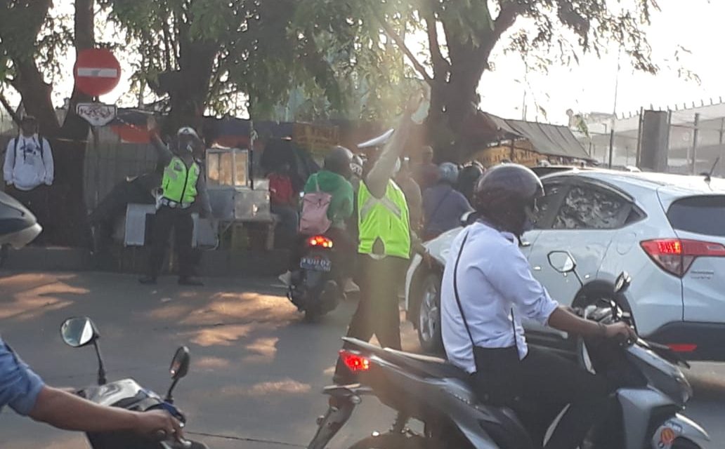 Pelayanan Sore Hari Kanit Lantas Polsek Neglasari