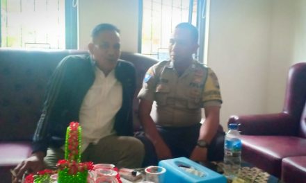 Sambangi Kantor Kelurahan, Bripka Taopik ajak Pihak Kelurahan Ciptakan Situasi Sejuk di tengah Masyarakat