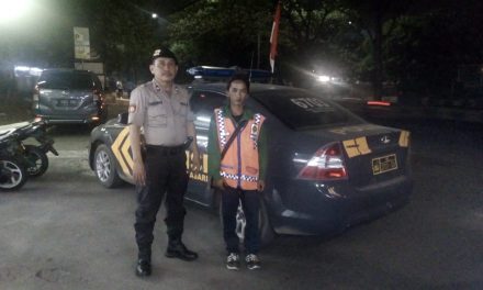 Patroli dialogis Samapta Polsek Neglasari, ingatkan Karyawan dan Juru parkir Minimarket tetap Waspada