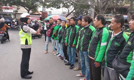 Kanit Lantas Polsek Neglasari Himbau Pengemudi Ojol Patuhi Tata Tertib Lalu Lintas