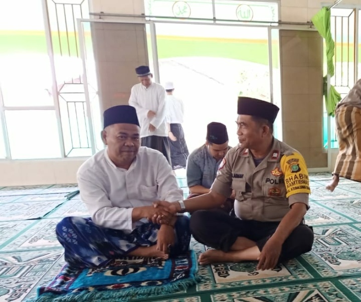 Aiptu Sulaiman Binmas Kelurahan Kedaung Baru Laksanakan Shalat Jum’at Keliling