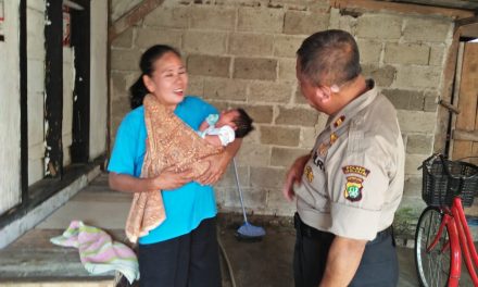 Kanit Binmas Polsek Neglasari sambangi Warga Slum Area