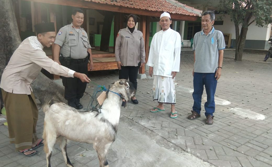 PERERAT SILAHTURAHMI KAPOLSEK KARAWACI AKP YULIES ANDRI PRATIWI S.I.K DAN TOKOH AGAMA