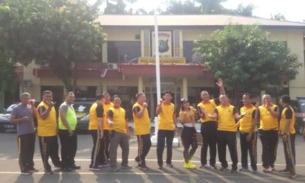 JUMAT SEHAT, POLSEK KARAWACI GELAR OLAHRAGA BERSAMA