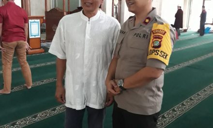 Kapolsek Cipondoh Ikuti Sholat Ghaib Bersama Warga