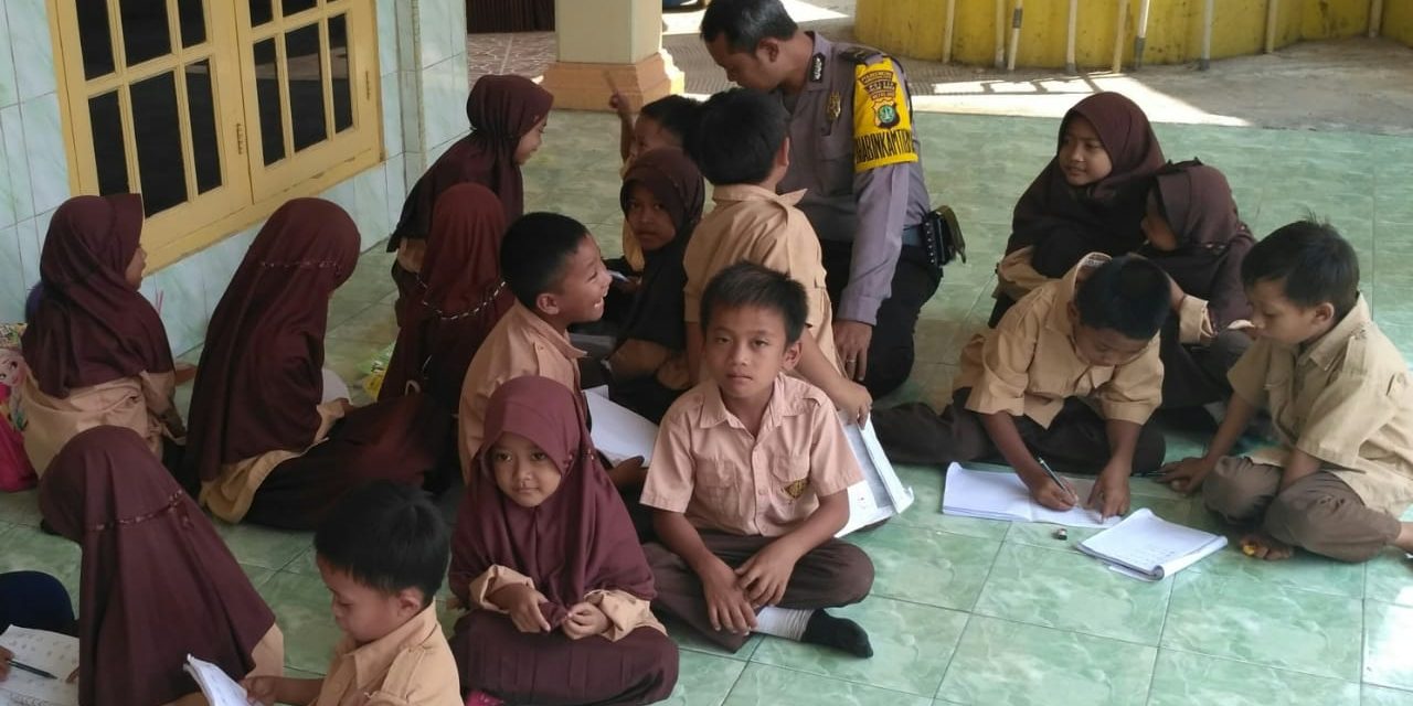 BHABINKAMTIBMAS DESA RAWA BURUNG AIPDA OKKY BARDI SAMBANG SEKOLAH SDN BOJONG RENGED III DS. RAWA BURUNG