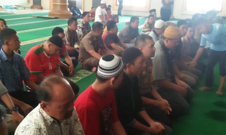 Giat Memakmurkan Masjid Sholat Dzuhur Berjamaah