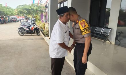 Kapolsek Teluknaga Jalin Keakraban Saat Bertemu Sekcam Kosambi