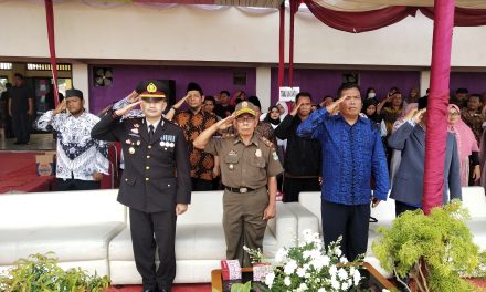 Kapolsek Teluknaga Hadiri Upacara Penurunan Bendera HUT RI ke 74 kec. Teluknaga