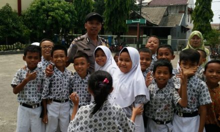 Aiptu Turut Raharjo Kunjungi Sekolah Dalam Rangka Polkis