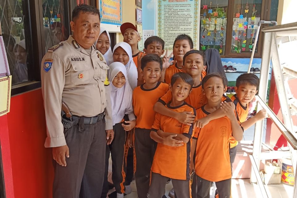 Sambang Kamtibmas Polsek Cipondoh, Ciptakan Suasana Aman Di Sekolah