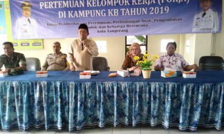 Bersama Babinsa,Bhabinkamtibmas Kelurahan Belendung Hadiri Pertemuan Pokja Kampung KB